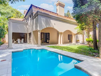 5 Bedroom Townhouse To Rent in Sandton - 39nU.webp