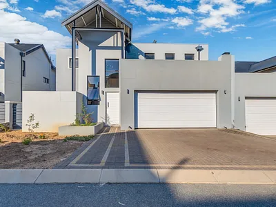 4 Bedroom House For Sale in Sandton - img