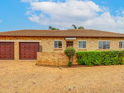 3 Bedroom House For Sale in Midrand - Vq33.webp