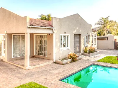 4 Bedroom House To Rent in Sandton - yDm4.webp