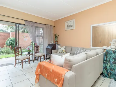 0.5 Bedroom Apartment For Sale in Sandton - PzD4.webp