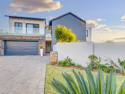 4 Bedroom House For Sale in Centurion - P6h1.webp