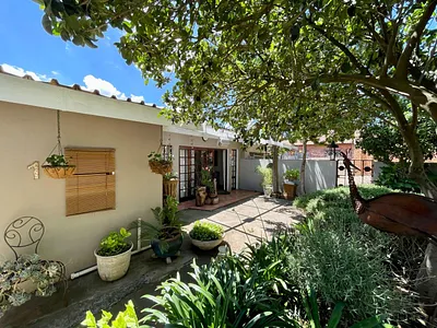 6 Bedroom House For Sale in Secunda - XcMm.webp