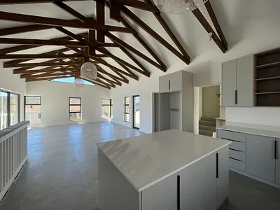3 Bedroom House For Sale in Mossel Bay - NYzC.webp