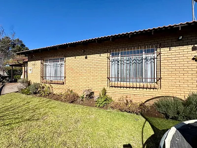 2 Bedroom House For Sale in Secunda - 5efm.webp
