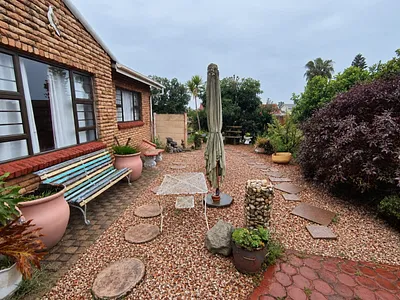 2 Bedroom House For Sale in Mossel Bay - 90H9.webp