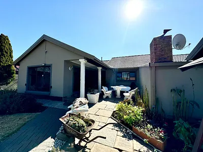 3 Bedroom House For Sale in Secunda - T4KA.webp