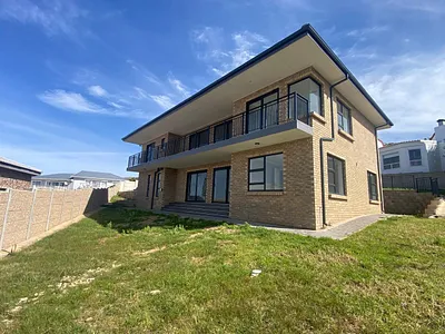 5 Bedroom House For Sale in Mossel Bay - bvSx.webp