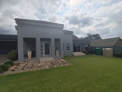 4 Bedroom House For Sale in Secunda - UOFI.webp