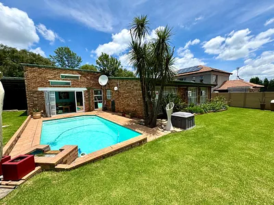 3 Bedroom House For Sale in Secunda - T1oI.webp