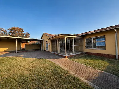 4 Bedroom House To Rent in Secunda - fzWY.webp