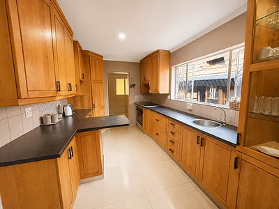 5 Bedroom House To Rent in Secunda - img