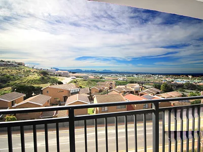 3 Bedroom House For Sale in Mossel Bay - 5ff1.webp