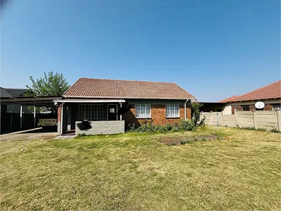4 Bedroom House For Sale in Secunda - ttUi.webp