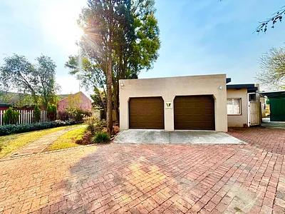 5 Bedroom House For Sale in Secunda - tmb3.webp