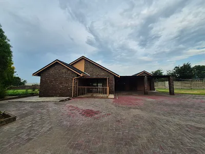 3 Bedroom House For Sale in Secunda - sT9l.webp