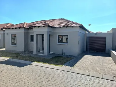 3 Bedroom House For Sale in Secunda - kfU6.webp
