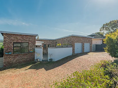 3 Bedroom House For Sale in Klein Brak Rivier - otQN.webp