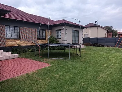 4 Bedroom House For Sale in Secunda - DD6b.webp