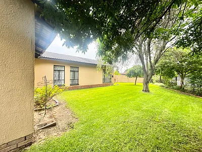 5 Bedroom House For Sale in Secunda - rUi2.webp
