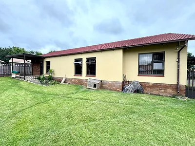 4 Bedroom House For Sale in Secunda - N32x.webp