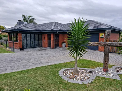 3 Bedroom House For Sale in Groot Brakrivier - Kmn2.webp
