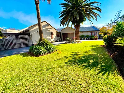 4 Bedroom House For Sale in Secunda - QdHR.webp