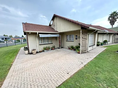 3 Bedroom House For Sale in Secunda - EZZu.webp