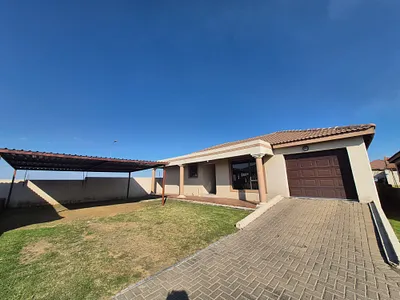 3 Bedroom House For Sale in Secunda - DLQD.webp
