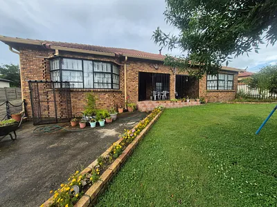 7 Bedroom House For Sale in Secunda - NuQ1.webp