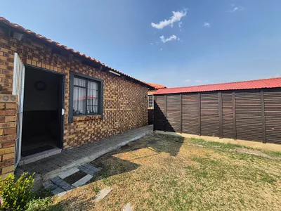 2 Bedroom House For Sale in Secunda - J2At.webp