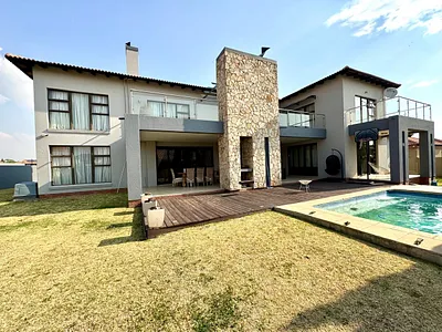 5 Bedroom House For Sale in Secunda - Ptyv.webp