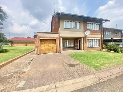 3 Bedroom Townhouse For Sale in Kriel - hYYg.webp