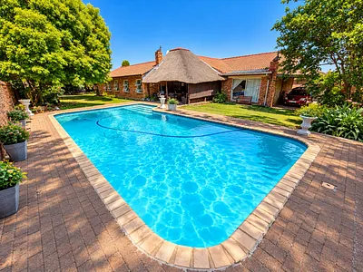 4 Bedroom House For Sale in Secunda - kn1U.webp
