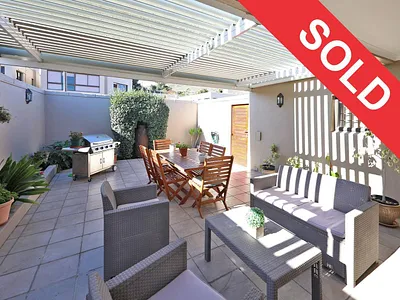 3 Bedroom Townhouse For Sale in Parow - SMXl.webp