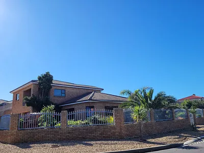 5 Bedroom House For Sale in Goodwood - u67N.webp