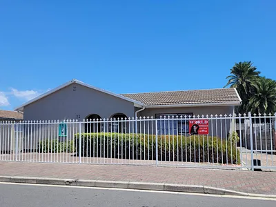 4 Bedroom House For Sale in Milnerton - rjd6.webp