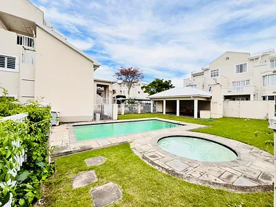 3 Bedroom Apartment For Sale in East London - img