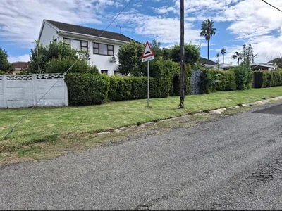 9 Bedroom House For Sale in East London - img
