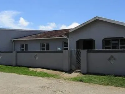 3 Bedroom House To Rent in East London - img