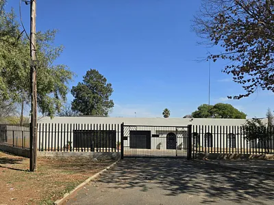 3 Bedroom House For Sale in Kliprivier, Meyerton - jgbS.webp