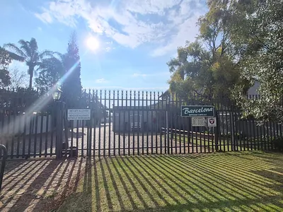 3 Bedroom Townhouse For Sale in Kempton Park - img