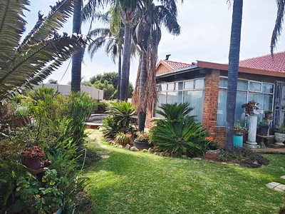 4 Bedroom House For Sale in Kempton Park - img