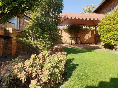 3 Bedroom Townhouse For Sale in Alberton - 0qwZ.webp