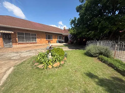 6 Bedroom House For Sale in Boksburg - img