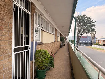 2 Bedroom Apartment For Sale in Alberton - 5JxI.webp