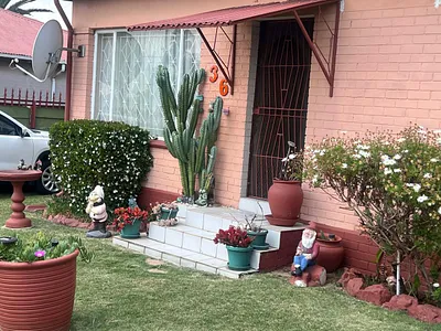 2 Bedroom House For Sale in Johannesburg - RVhb.webp