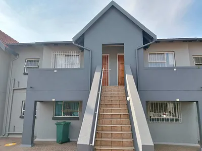 3 Bedroom Townhouse To Rent in Alberton - PU9w.webp