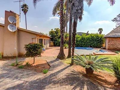 3 Bedroom House For Sale in Kempton Park - TCva.webp