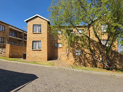 2 Bedroom Apartment For Sale in Alberton - J88z.webp